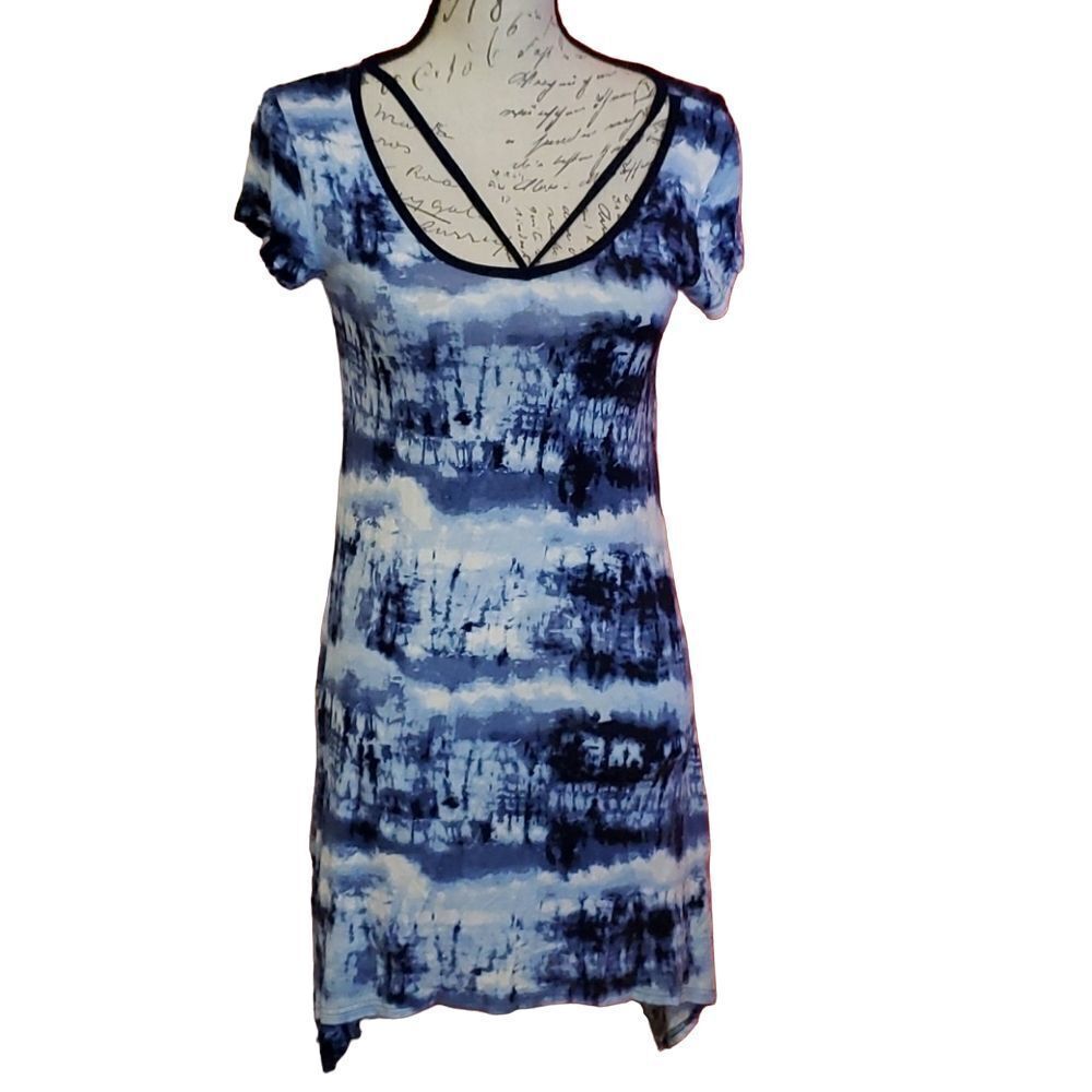 Ultra Flirt Ladies Size Medium Blue White Tie-Dye Short Sleeve Casual Dress